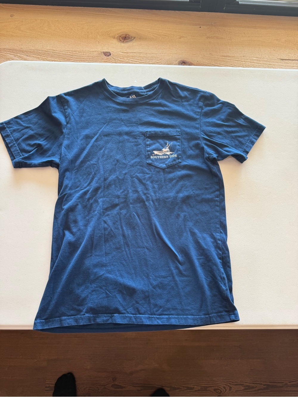 Southern Tide Short-Sleeve Pocket Tee in Navy Blue